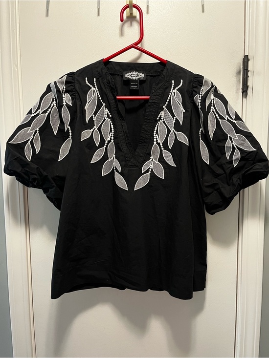 Oliver By Escio Tops - Black Embroidered V-Neck Puff Sleeve Blouse